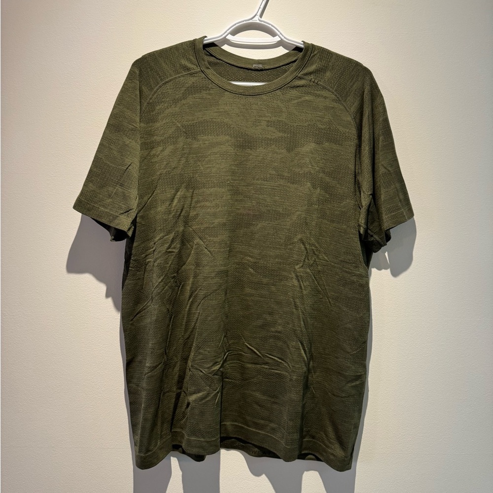 Lululemon Men’s Large Metal Vent Tech Tee